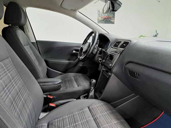 Volkswagen Polo V Рестайлинг с пробегом 2016 года, цена 1 119 000 рублей, 209835 км, седан, Автокод Объявления