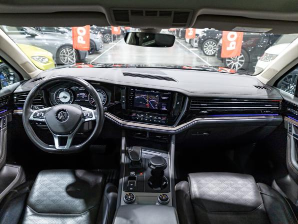 Volkswagen Touareg III с пробегом 2018 года, цена 4 390 000 рублей, 106365 км, внедорожник, Автокод Объявления