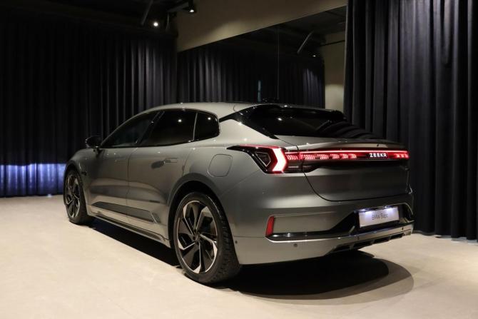 Zeekr 001 I с пробегом 2022 года, цена 4 700 000 рублей, 29600 км, хэтчбек, Автокод Объявления
