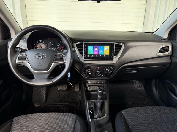 Hyundai Solaris II Рестайлинг с пробегом 2021 года, цена 1 685 000 рублей, 45302 км, седан, Автокод Объявления