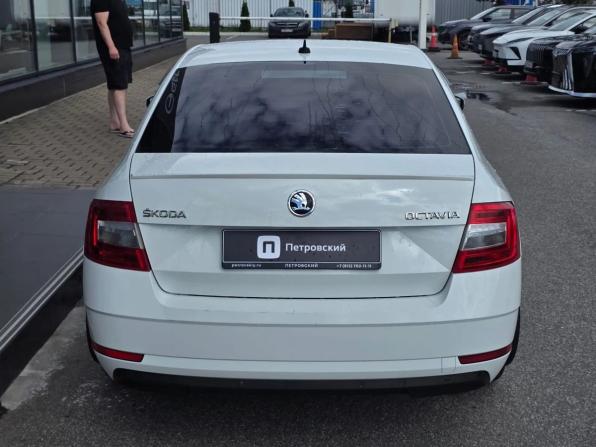 Skoda Octavia III (A7) Рестайлинг с пробегом 2017 года, цена 1 620 000 рублей, 169002 км, лифтбек, Автокод Объявления
