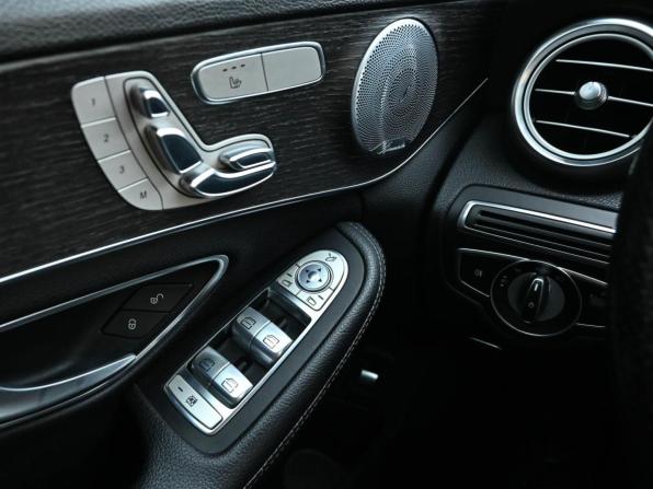Mercedes-Benz C-Класс IV (W205) Рестайлинг с пробегом 2018 года, цена 2 799 000 рублей, 172957 км, седан, Автокод Объявления