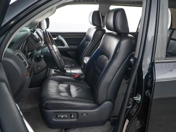 Toyota Land Cruiser 200 Series Рестайлинг 1 с пробегом 2013 года, цена 3 111 444 рубля, 376504 км, внедорожник, Автокод Объявления