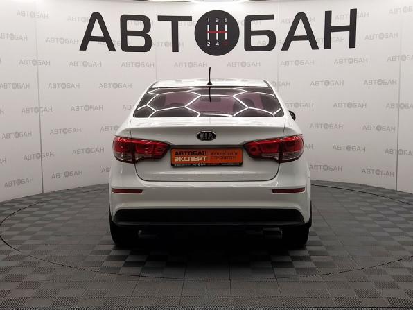 Kia Rio III Рестайлинг с пробегом 2015 года, цена 749 000 рублей, 200000 км, седан, Автокод Объявления
