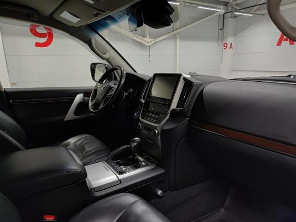 Toyota Land Cruiser 200 Series Рестайлинг 2 с пробегом 2016 года, цена 5 950 000 рублей, 96369 км, внедорожник, Автокод Объявления