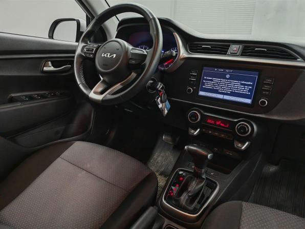 Kia Rio IV Рестайлинг с пробегом 2021 года, цена 1 603 000 рублей, 91102 км, хэтчбек, Автокод Объявления