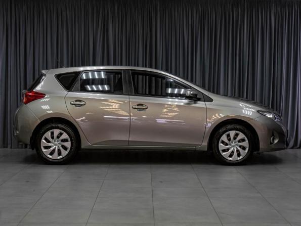 Toyota Auris II с пробегом 2013 года, цена 1 615 000 рублей, 35548 км, хэтчбек, Автокод Объявления