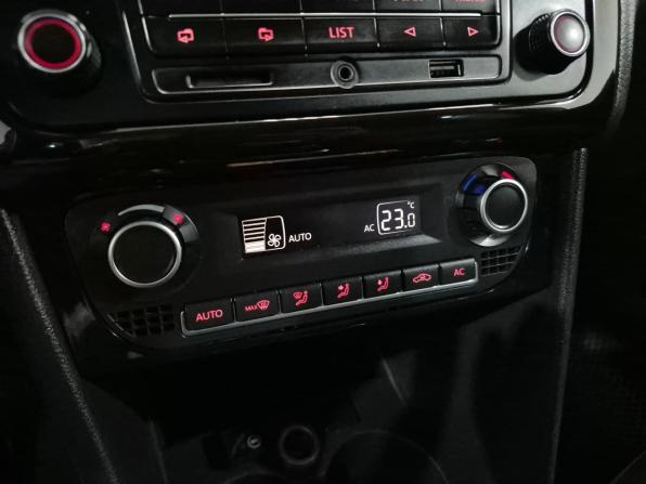 Volkswagen Polo V с пробегом 2014 года, цена 615 000 рублей, 249659 км, седан, Автокод Объявления