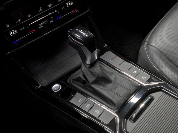 Volkswagen Passat B8 Рестайлинг с пробегом 2023 года, цена 3 500 000 рублей, 27903 км, седан, Автокод Объявления