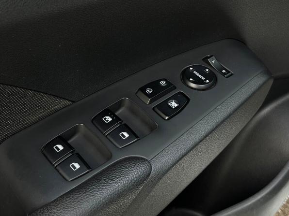 Hyundai Solaris II с пробегом 2019 года, цена 1 190 600 рублей, 129736 км, седан, Автокод Объявления