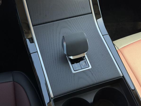 Land Rover Range Rover Evoque II Рестайлинг с пробегом 2025 года, цена 5 550 000 рублей, 25 км, внедорожник, Автокод Объявления