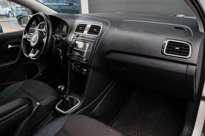 Volkswagen Polo V Рестайлинг с пробегом 2019 года, цена 899 000 рублей, 198234 км, седан, Автокод Объявления
