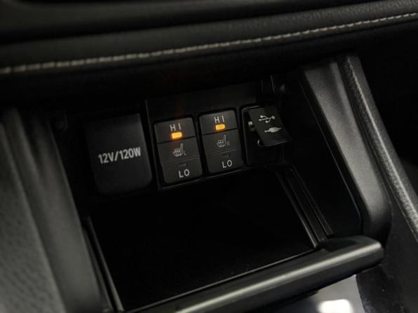 Toyota Corolla XI (E160 E170 E180) Рестайлинг 1 с пробегом 2017 года, цена 1 660 000 рублей, 119183 км, седан, Автокод Объявления
