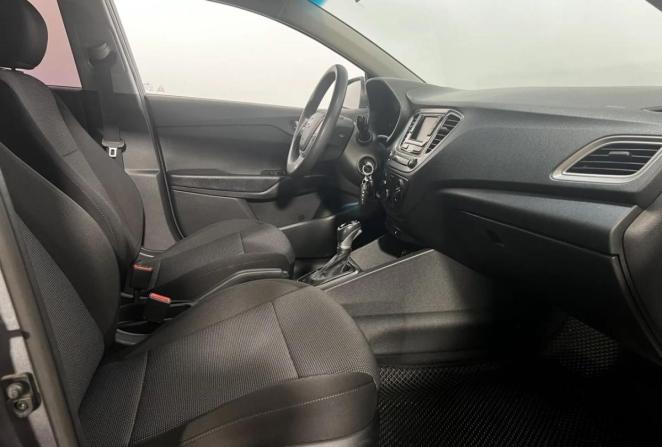 Hyundai Solaris II Рестайлинг с пробегом 2021 года, цена 1 000 000 рублей, 255535 км, седан, Автокод Объявления