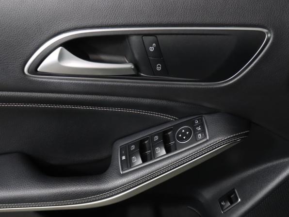 Mercedes-Benz GLA I (X156) Рестайлинг с пробегом 2019 года, цена 2 249 000 рублей, 84500 км, внедорожник, Автокод Объявления