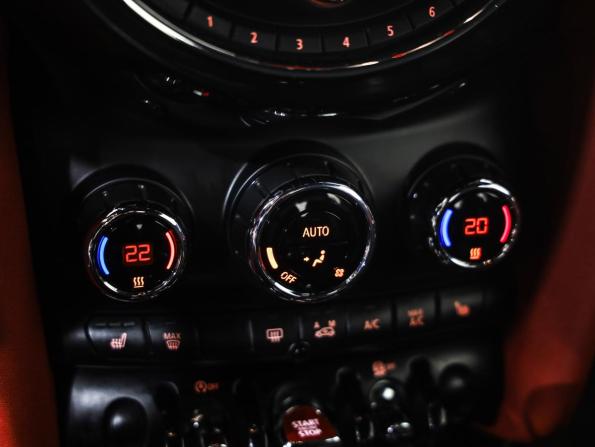 Mini Hatch III (F55/F56) с пробегом 2016 года, цена 2 198 000 рублей, 131026 км, хэтчбек, Автокод Объявления