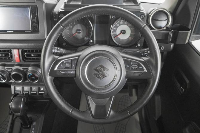 Suzuki Jimny IV с пробегом 2018 года, цена 2 149 000 рублей, 46000 км, внедорожник, Автокод Объявления