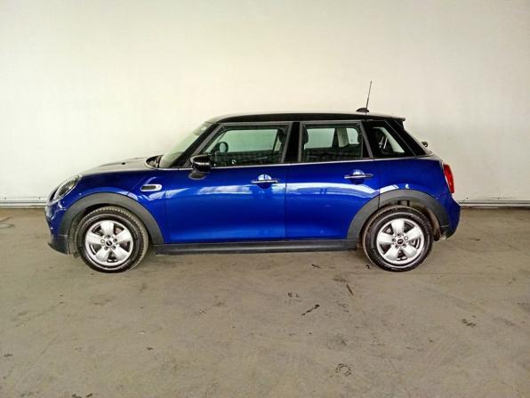 Mini Hatch III (F55/F56) Рестайлинг с пробегом 2020 года, цена 2 415 000 рублей, 12600 км, хэтчбек, Автокод Объявления