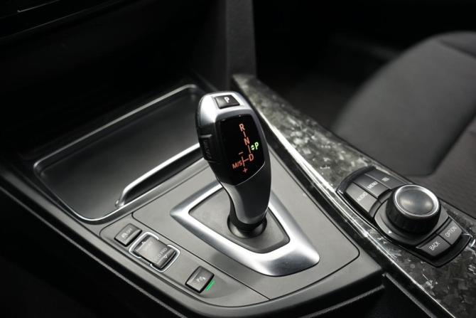 BMW 3 серии VI (F3x) Рестайлинг с пробегом 2015 года, цена 2 680 000 рублей, 180000 км, седан, Автокод Объявления