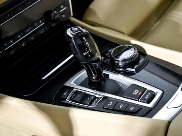 BMW 5 серии VI (F10/F11/F07) Рестайлинг с пробегом 2013 года, цена 2 390 000 рублей, 209671 км, лифтбек, Автокод Объявления