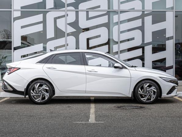 Hyundai Elantra VII (CN7) Рестайлинг с пробегом 2023 года, цена 2 239 000 рублей, 55406 км, седан, Автокод Объявления