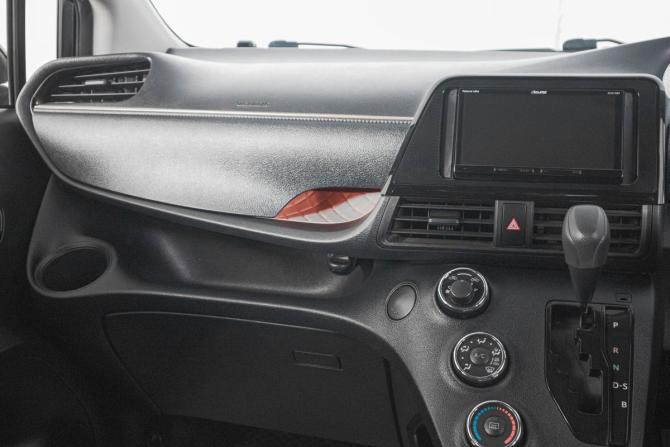 Toyota Sienta II Рестайлинг с пробегом 2021 года, цена 1 349 000 рублей, 178000 км, компактвэн, Автокод Объявления