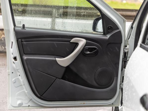 Renault Logan I Рестайлинг с пробегом 2015 года, цена 798 000 рублей, 56740 км, седан, Автокод Объявления