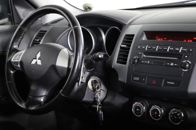 Mitsubishi Outlander II Рестайлинг с пробегом 2011 года, цена 1 079 990 рублей, 193255 км, внедорожник, Автокод Объявления