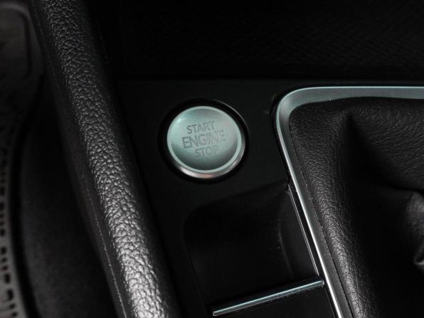 Volkswagen Jetta VII Рестайлинг с пробегом 2022 года, цена 2 345 000 рублей, 42141 км, седан, Автокод Объявления