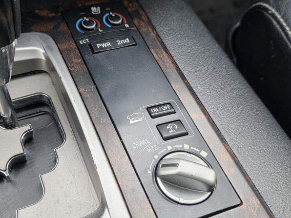 Toyota Land Cruiser 200 Series Рестайлинг 1 с пробегом 2014 года, цена 3 300 000 рублей, 448768 км, внедорожник, Автокод Объявления
