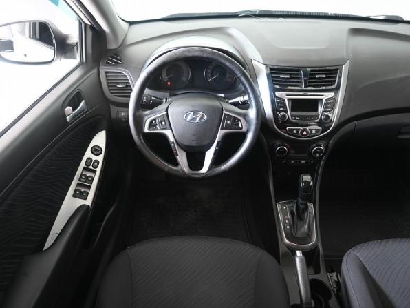 Hyundai Solaris I Рестайлинг с пробегом 2016 года, цена 1 239 900 рублей, 80000 км, седан, Автокод Объявления
