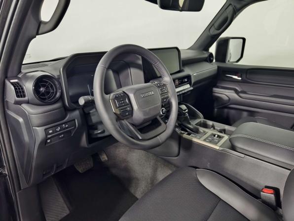 Toyota Land Cruiser Prado 250 Series с пробегом 2024 года, цена 9 990 000 рублей, 21 км, внедорожник, Автокод Объявления