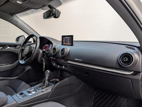Audi A3 III (8V) Рестайлинг с пробегом 2019 года, цена 1 900 000 рублей, 111000 км, седан, Автокод Объявления