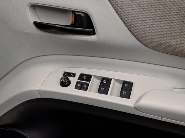 Toyota Sienta II с пробегом 2017 года, цена 1 290 000 рублей, 185040 км, минивэн, Автокод Объявления