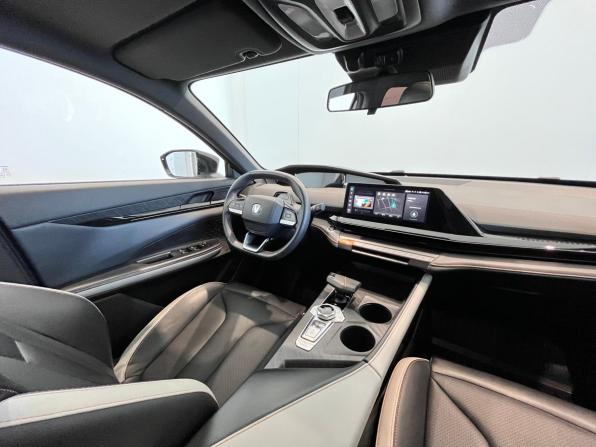 Changan UNI-V I с пробегом 2023 года, цена 2 050 000 рублей, 66164 км, лифтбек, Автокод Объявления