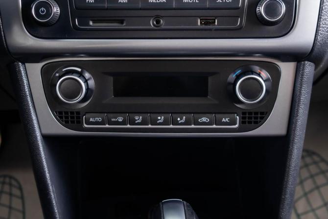 Volkswagen Polo V Рестайлинг с пробегом 2016 года, цена 1 179 000 рублей, 74830 км, седан, Автокод Объявления