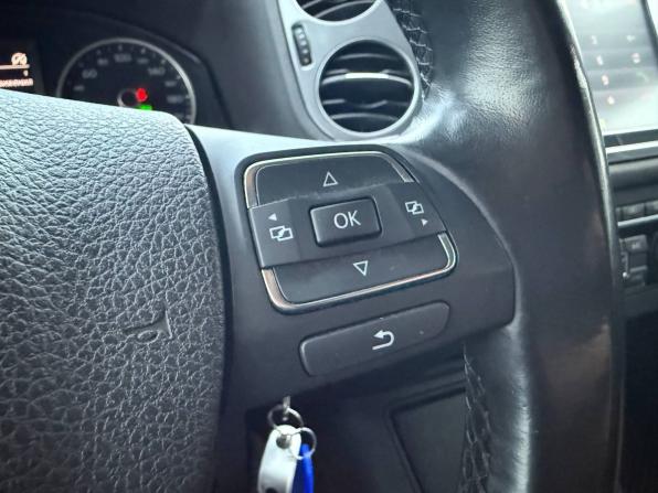 Volkswagen Tiguan I Рестайлинг с пробегом 2012 года, цена 945 000 рублей, 186786 км, внедорожник, Автокод Объявления