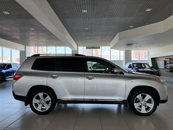 Toyota Highlander II (XU40) Рестайлинг с пробегом 2012 года, цена 1 799 000 рублей, 213558 км, внедорожник, Автокод Объявления