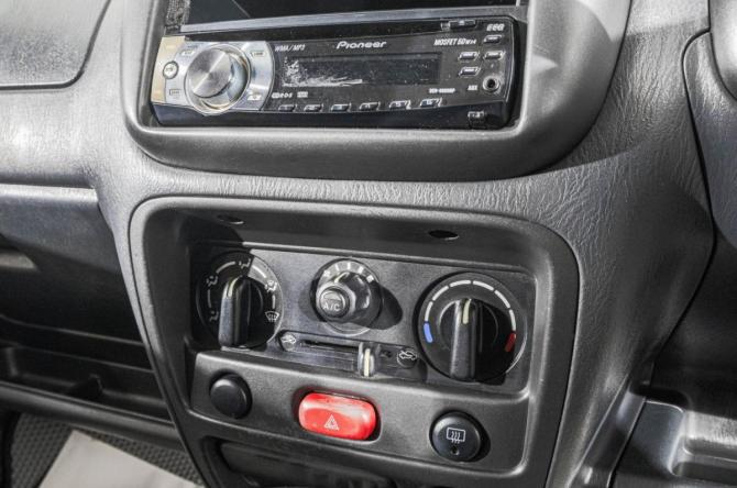 Suzuki Swift II Рестайлинг с пробегом 2003 года, цена 399 000 рублей, 266000 км, хэтчбек, Автокод Объявления