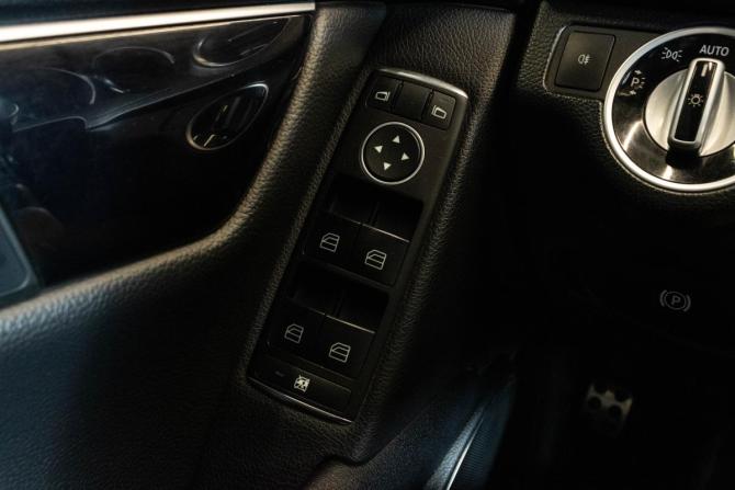 Mercedes-Benz C-Класс III (W204) Рестайлинг с пробегом 2012 года, цена 1 569 000 рублей, 265053 км, седан, Автокод Объявления