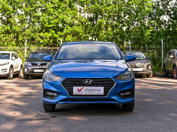 Hyundai Solaris II с пробегом 2017 года, цена 640 000 рублей, 318548 км, седан, Автокод Объявления