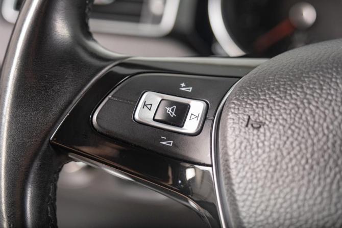 Volkswagen Jetta VI Рестайлинг с пробегом 2018 года, цена 1 579 000 рублей, 92100 км, седан, Автокод Объявления