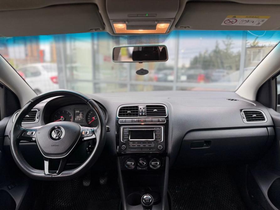 Volkswagen Polo V Рестайлинг Санкт-Петербург  - изображение 17