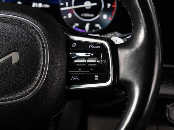 Kia Carnival IV с пробегом 2022 года, цена 4 899 000 рублей, 77169 км, минивэн, Автокод Объявления