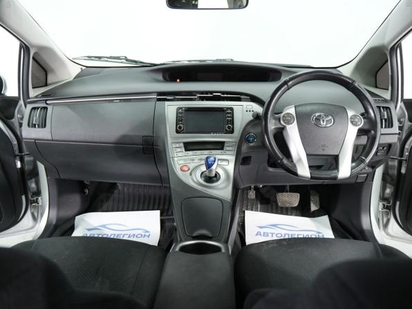 Toyota Prius III Рестайлинг (XW30) с пробегом 2013 года, цена 1 170 000 рублей, 180984 км, лифтбек, Автокод Объявления