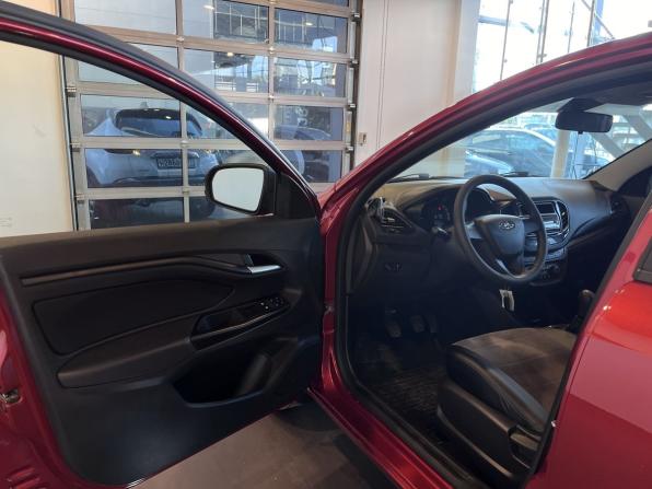 Lada (ВАЗ) Vesta I с пробегом 2018 года, цена 985 000 рублей, 83540 км, седан, Автокод Объявления