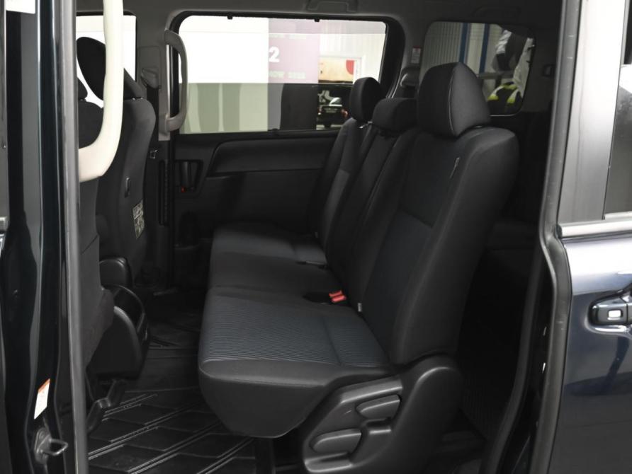 Toyota Voxy III (R80) Ставрополь  - изображение 7
