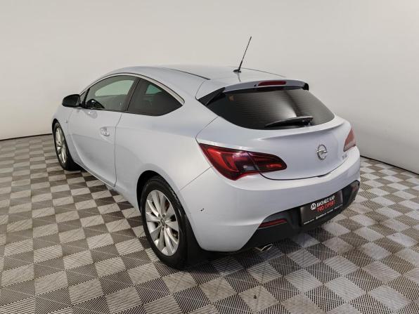 Opel Astra J Рестайлинг с пробегом 2011 года, цена 879 000 рублей, 173132 км, хэтчбек, Автокод Объявления