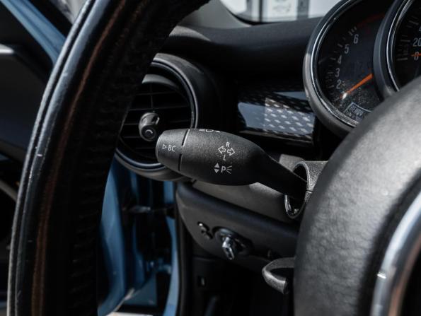 Mini Hatch III (F55/F56) с пробегом 2017 года, цена 1 960 000 рублей, 160231 км, хэтчбек, Автокод Объявления