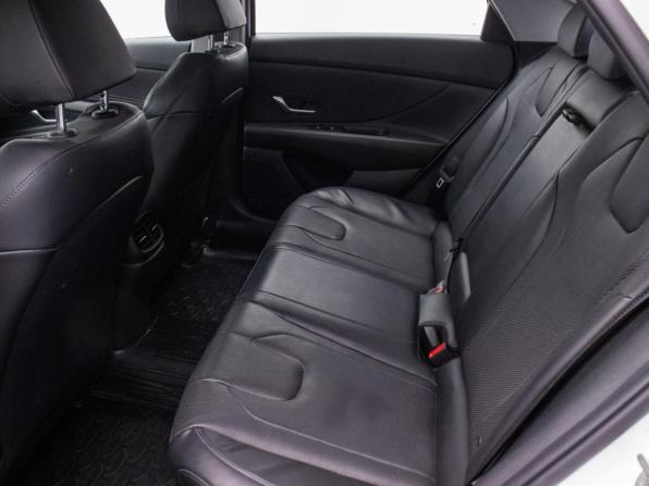 Hyundai Elantra VII (CN7) с пробегом 2021 года, цена 2 119 000 рублей, 72299 км, седан, Автокод Объявления